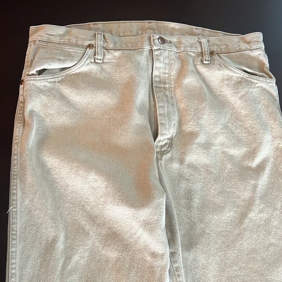 Wrangler Beige Jeans - Picture 3 of 4